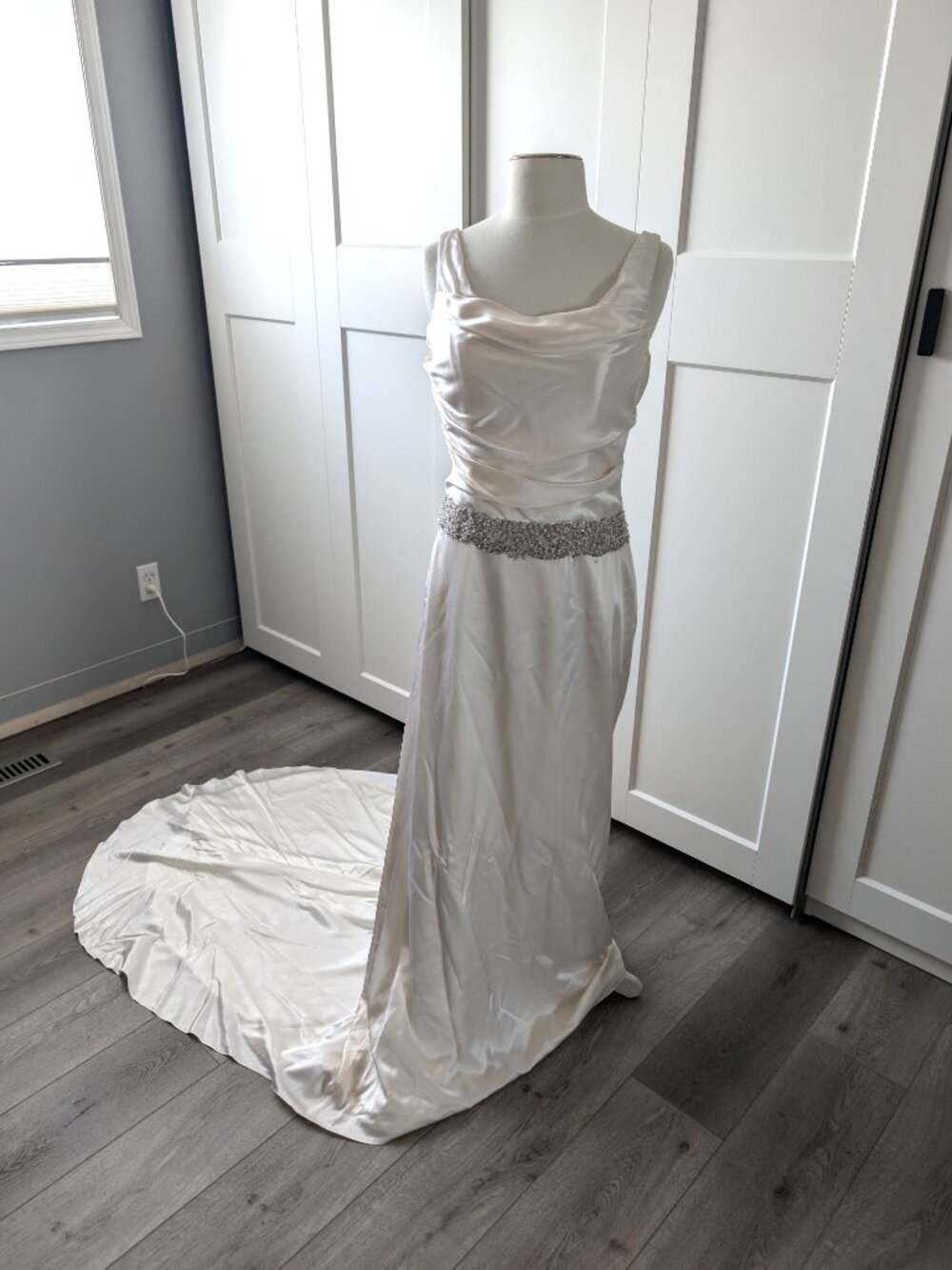 Winnie Couture 100% Silk Wedding Dress - Picture 4 of 11